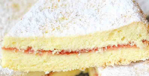 Torta morbida di marmellata di susine e Occelli® con frutta e Grappa di Moscato